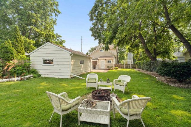 1215 GRAND STREET, Oshkosh, WI 54901