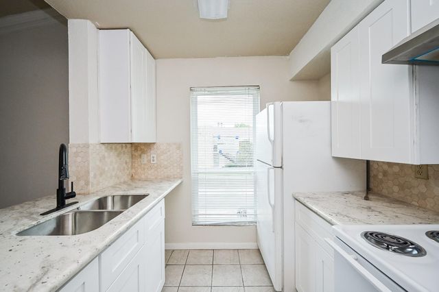 3900 Woodchase Drive 86, Houston, TX 77042