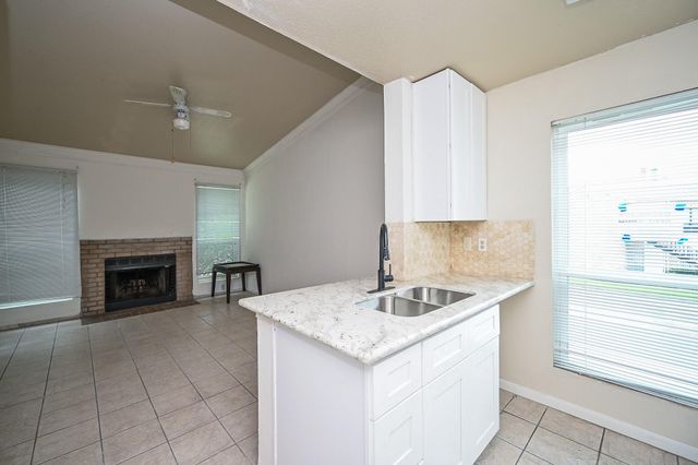 3900 Woodchase Drive 86, Houston, TX 77042