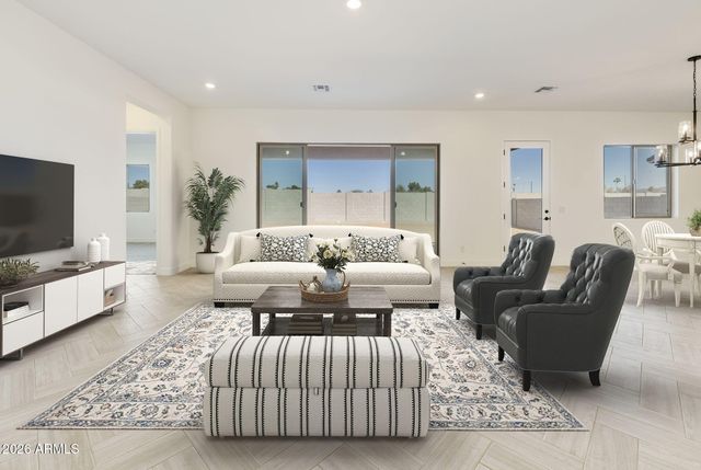 10135 S 51ST Lane, Laveen, AZ 85339