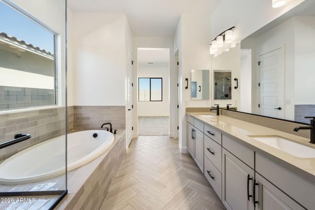 10135 S 51ST Lane, Laveen, AZ 85339