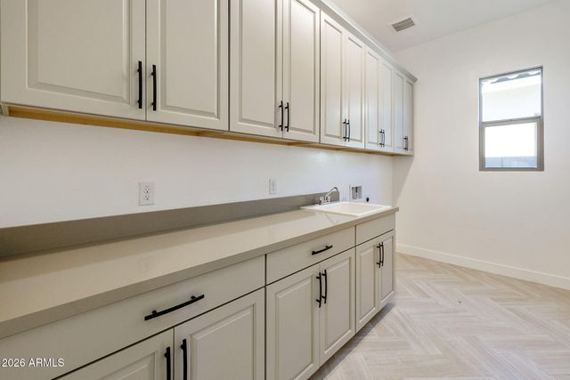 10135 S 51ST Lane, Laveen, AZ 85339