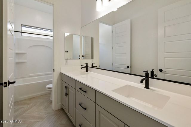 10135 S 51ST Lane, Laveen, AZ 85339