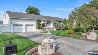 7 Charles Drive, Fairfield, NJ 07004