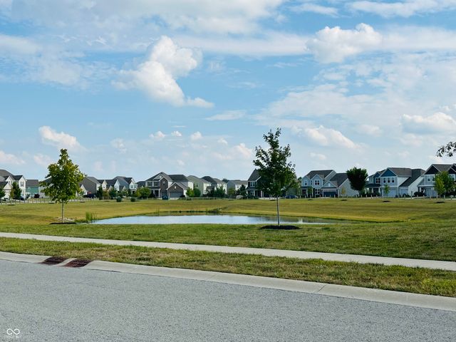 6162 Crabapple Drive, Whitestown, IN 46075