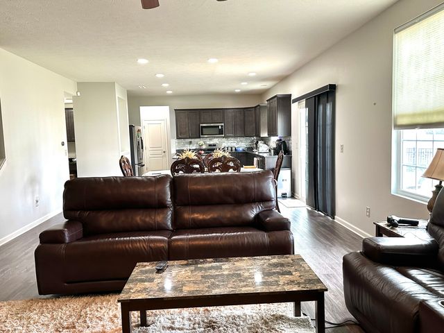 6162 Crabapple Drive, Whitestown, IN 46075