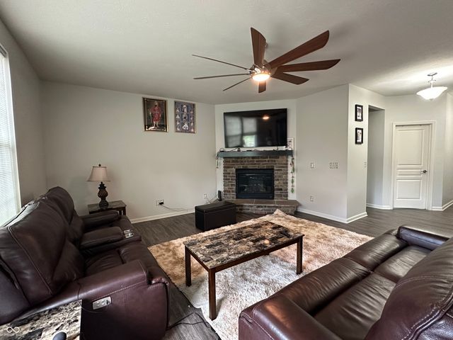 6162 Crabapple Drive, Whitestown, IN 46075