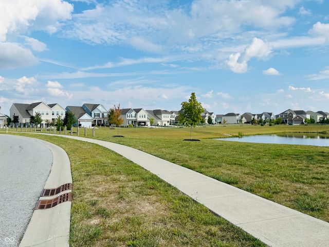 6162 Crabapple Drive, Whitestown, IN 46075