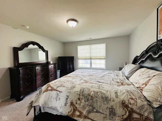 6162 Crabapple Drive, Whitestown, IN 46075