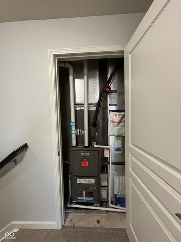 6162 Crabapple Drive, Whitestown, IN 46075