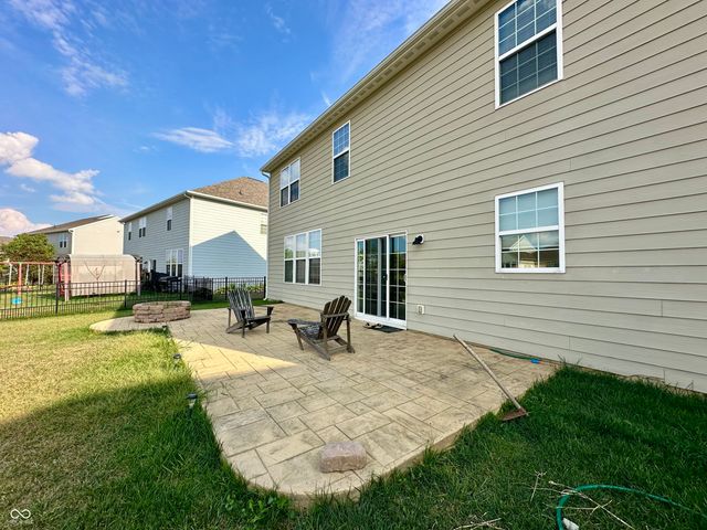 6162 Crabapple Drive, Whitestown, IN 46075