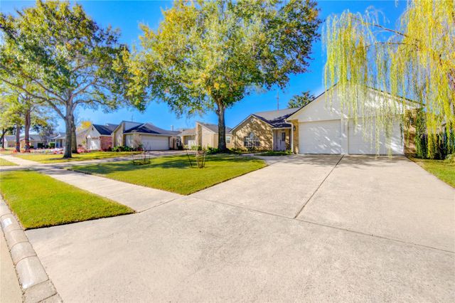 7027 Brockington Drive, Katy, TX 77494