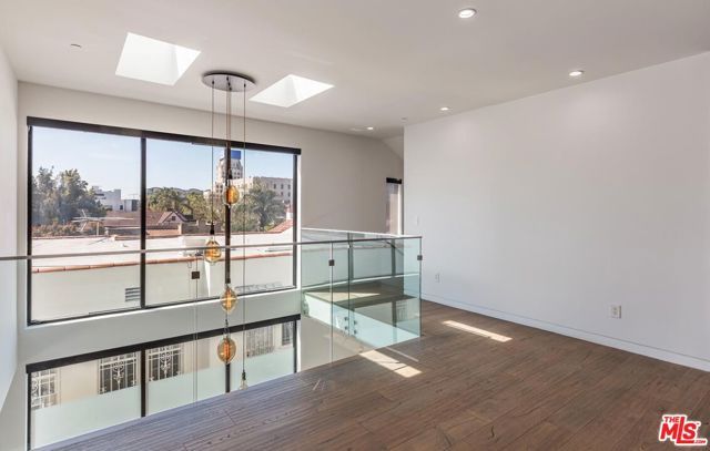 458 S Sycamore Avenue, Los Angeles, CA 90036