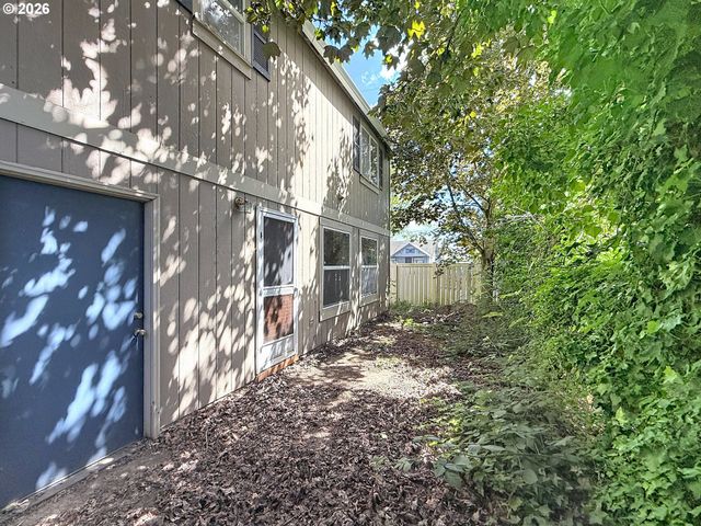 991 Sw ELMONICA Pl, Beaverton, OR 97006