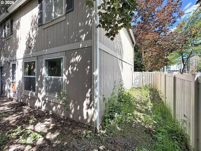 991 Sw ELMONICA Pl, Beaverton, OR 97006