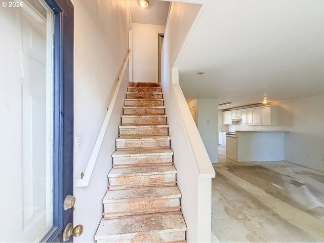 991 Sw ELMONICA Pl, Beaverton, OR 97006