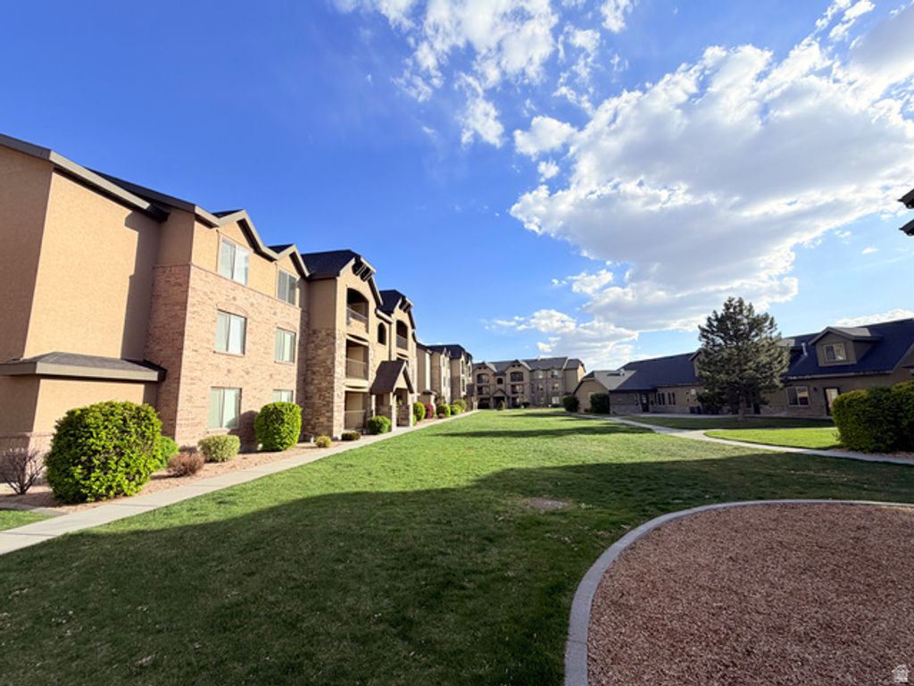 Image 22 of property listing at 1045 S 1700 W #1110, Payson, UT 84651