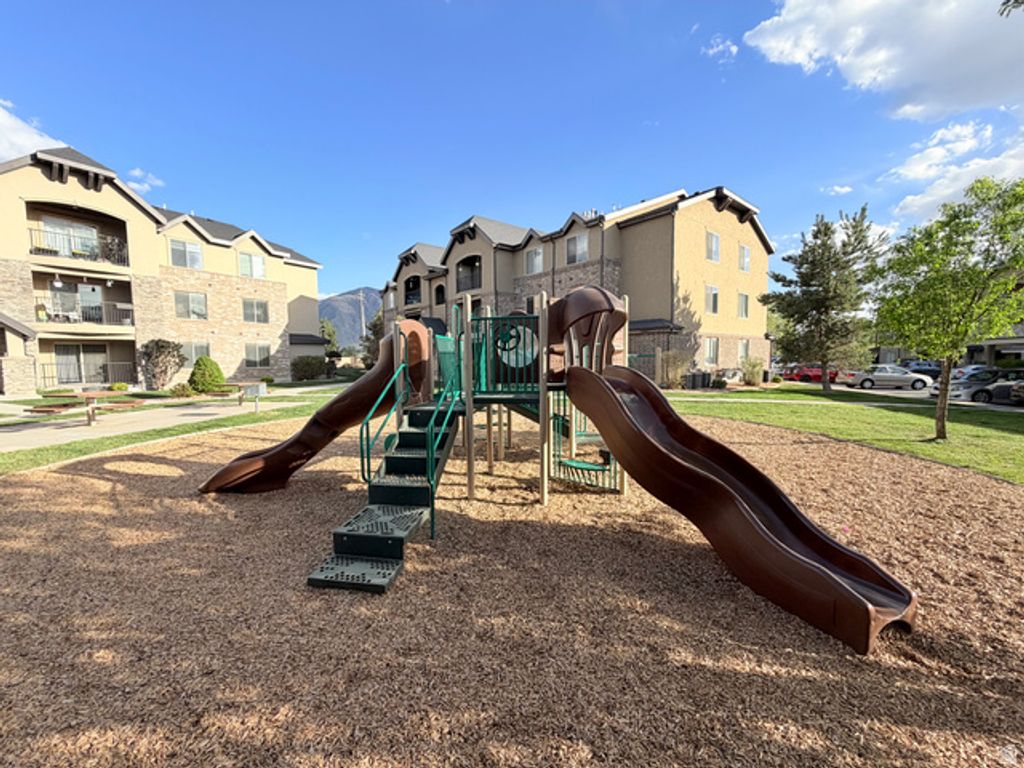 Image 4 of property listing at 1045 S 1700 W #1110, Payson, UT 84651