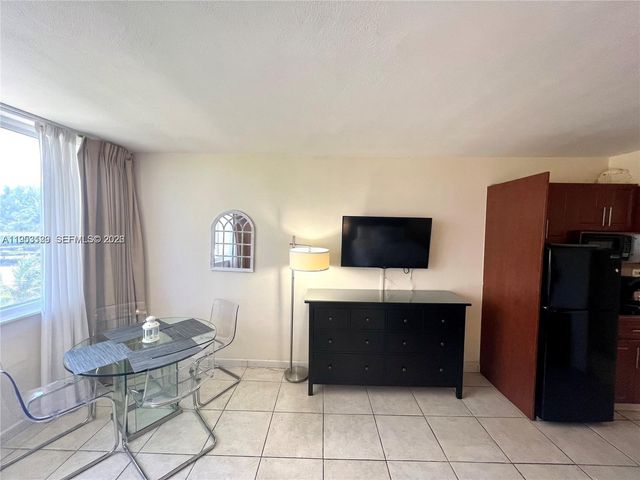 19201 Collins Ave 242, Sunny Isles Beach, FL 33160