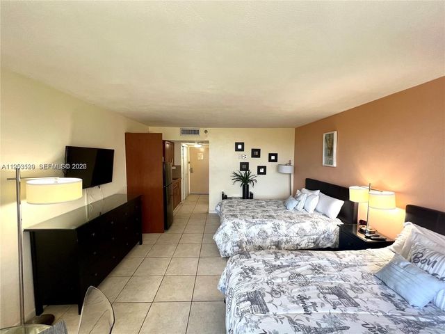 19201 Collins Ave 242, Sunny Isles Beach, FL 33160