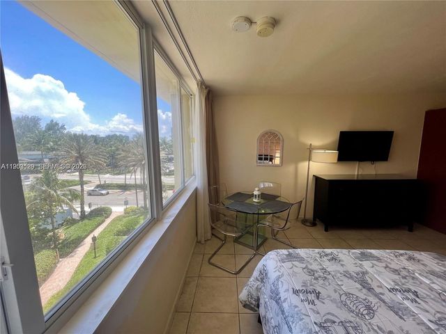 19201 Collins Ave 242, Sunny Isles Beach, FL 33160