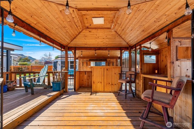 23 Hanna Avenue, Rock Island, WA 98850