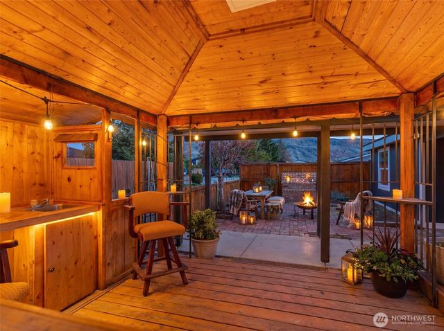 23 Hanna Avenue, Rock Island, WA 98850