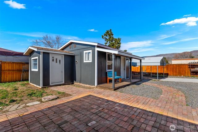 23 Hanna Avenue, Rock Island, WA 98850