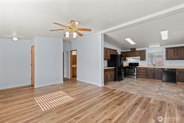 23 Hanna Avenue, Rock Island, WA 98850