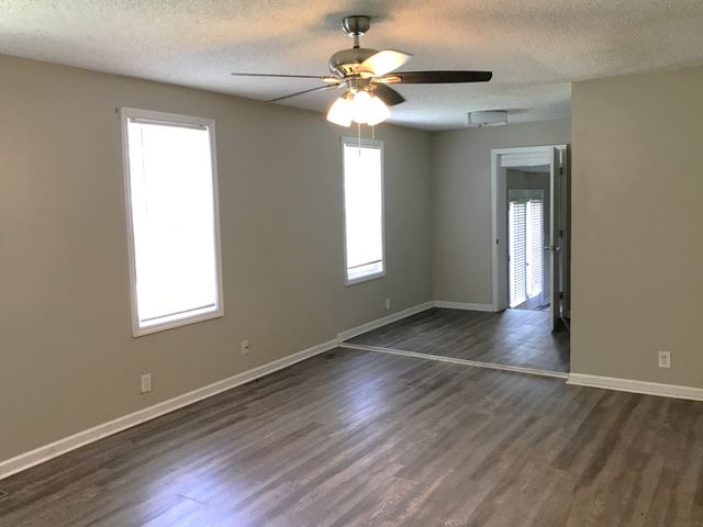 6558 Kari Dr, Murfreesboro, TN 37129