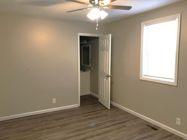 6558 Kari Dr, Murfreesboro, TN 37129
