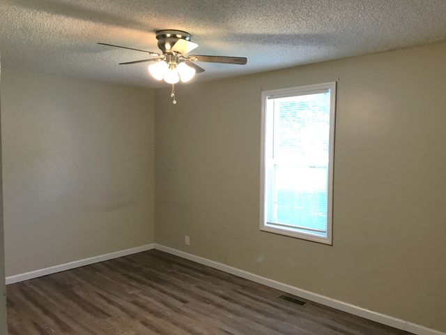 6558 Kari Dr, Murfreesboro, TN 37129