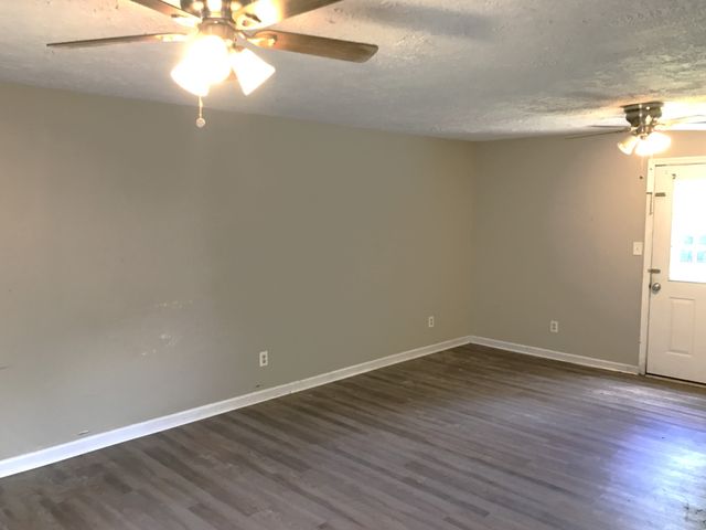 6558 Kari Dr, Murfreesboro, TN 37129