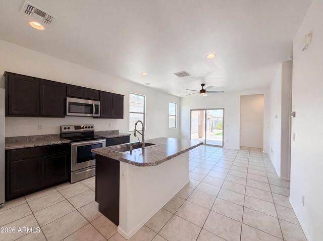 11639 E CLIFFROSE Lane, Florence, AZ 85132