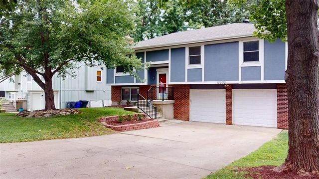 15905 W 154th Street, Olathe, KS 66062