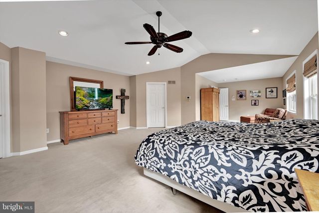 413 PARTRIDGEBERRY LN, Chester Springs, PA 19425