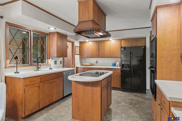 6315 Sumner Street, Lincoln, NE 68506