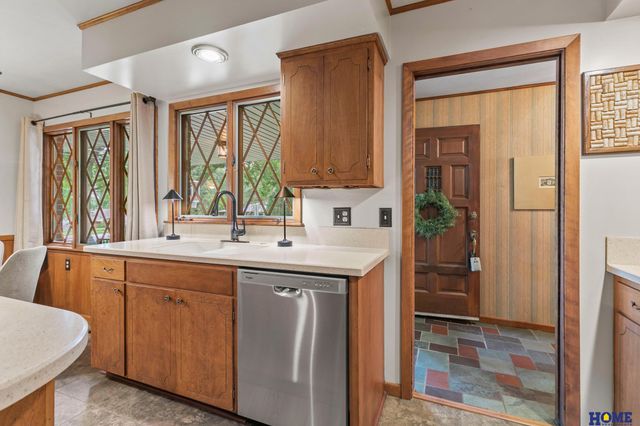 6315 Sumner Street, Lincoln, NE 68506