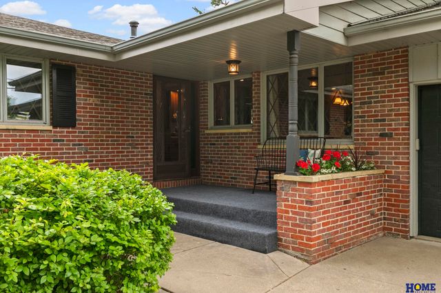 6315 Sumner Street, Lincoln, NE 68506