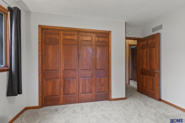 6315 Sumner Street, Lincoln, NE 68506