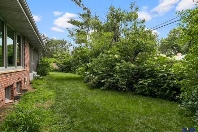 6315 Sumner Street, Lincoln, NE 68506