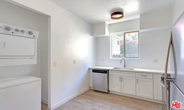 957 N Vendome Street, Los Angeles, CA 90026