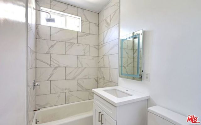 957 N Vendome Street, Los Angeles, CA 90026