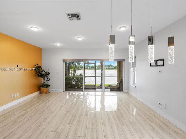 12170 SW 5th Ct, Pembroke Pines, FL 33025