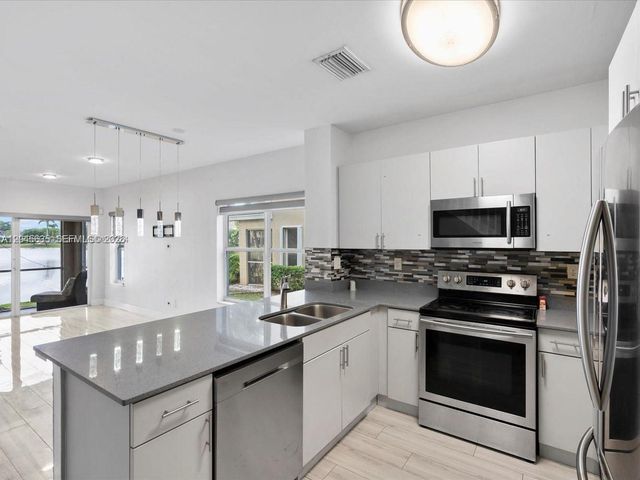 12170 SW 5th Ct, Pembroke Pines, FL 33025
