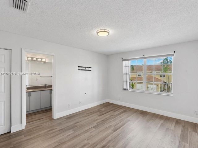 12170 SW 5th Ct, Pembroke Pines, FL 33025