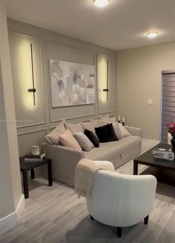 12170 SW 5th Ct, Pembroke Pines, FL 33025