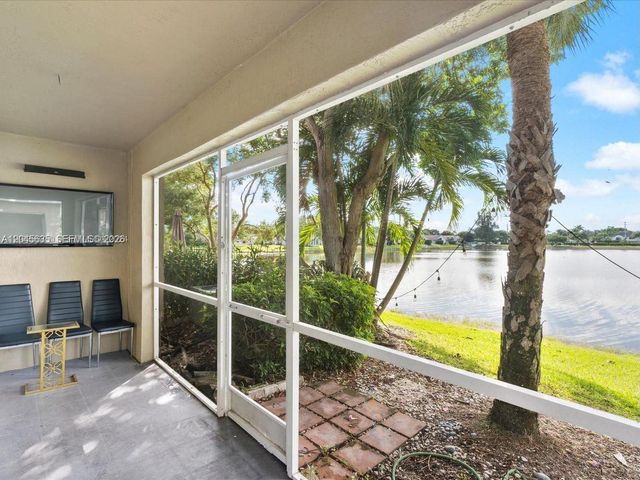 12170 SW 5th Ct, Pembroke Pines, FL 33025