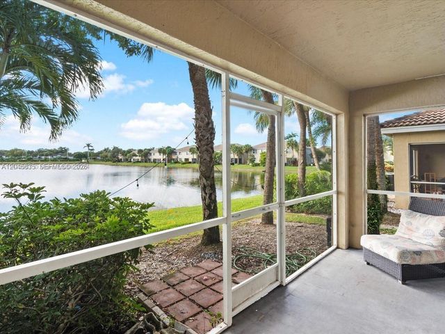 12170 SW 5th Ct, Pembroke Pines, FL 33025