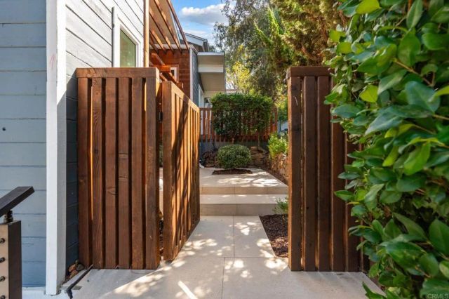 765 Val Sereno Drive, Encinitas, CA 92024